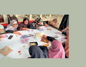 परंपरागत कला को बाज़ार तक